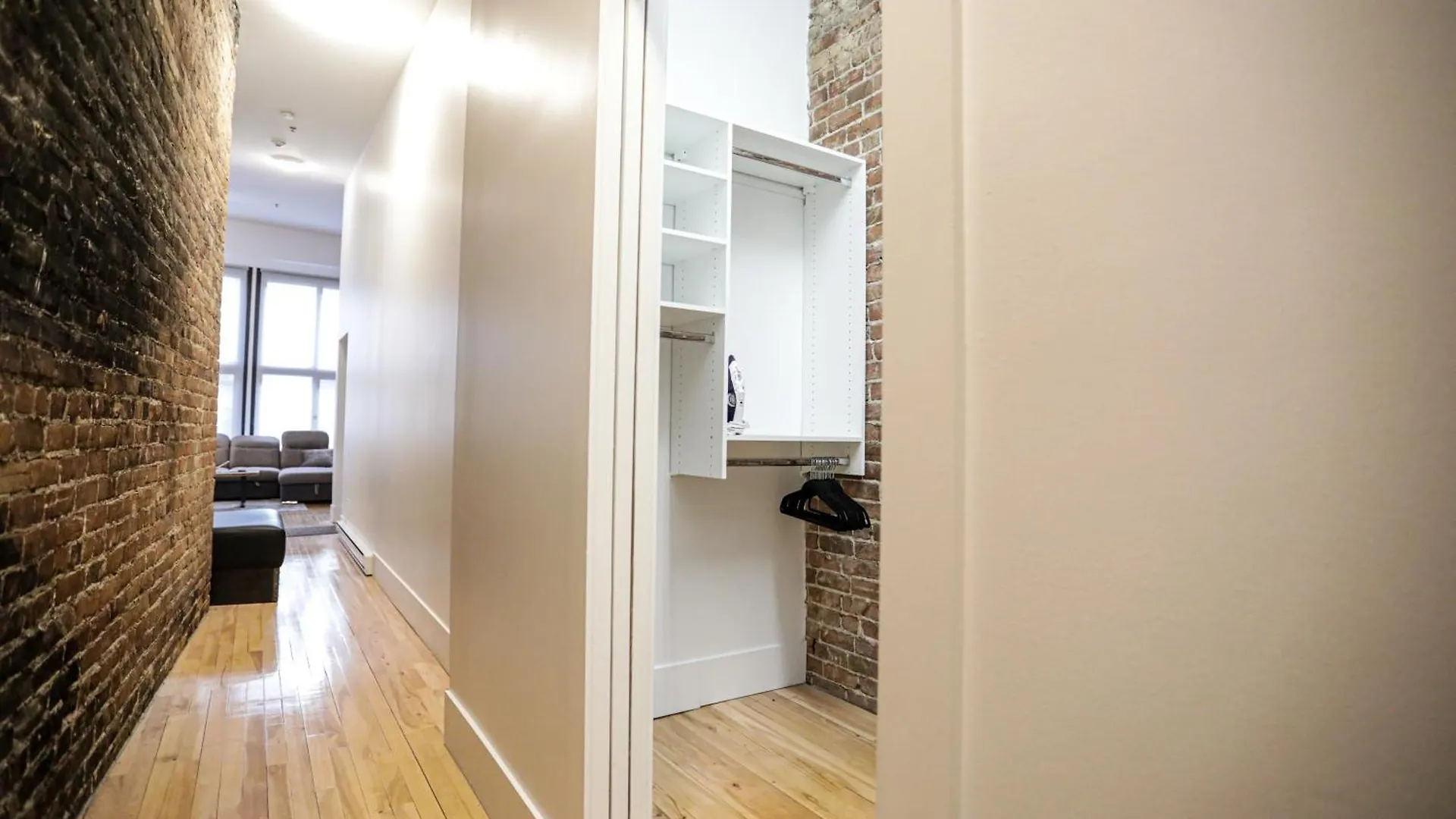 Elegant 1 Bedroom Apartment In Old Port - 202 Montreal