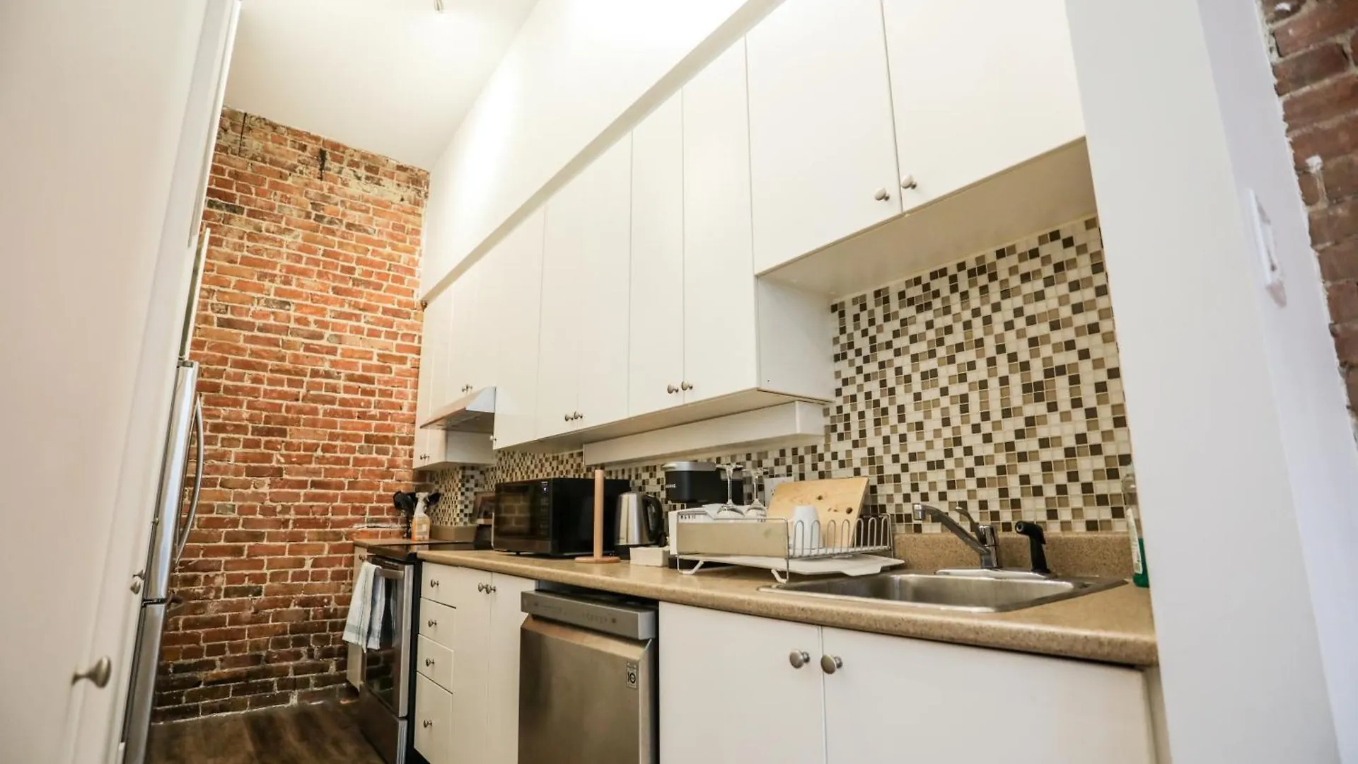 Elegant 1 Bedroom Apartment In Old Port - 202 Montreal Canada