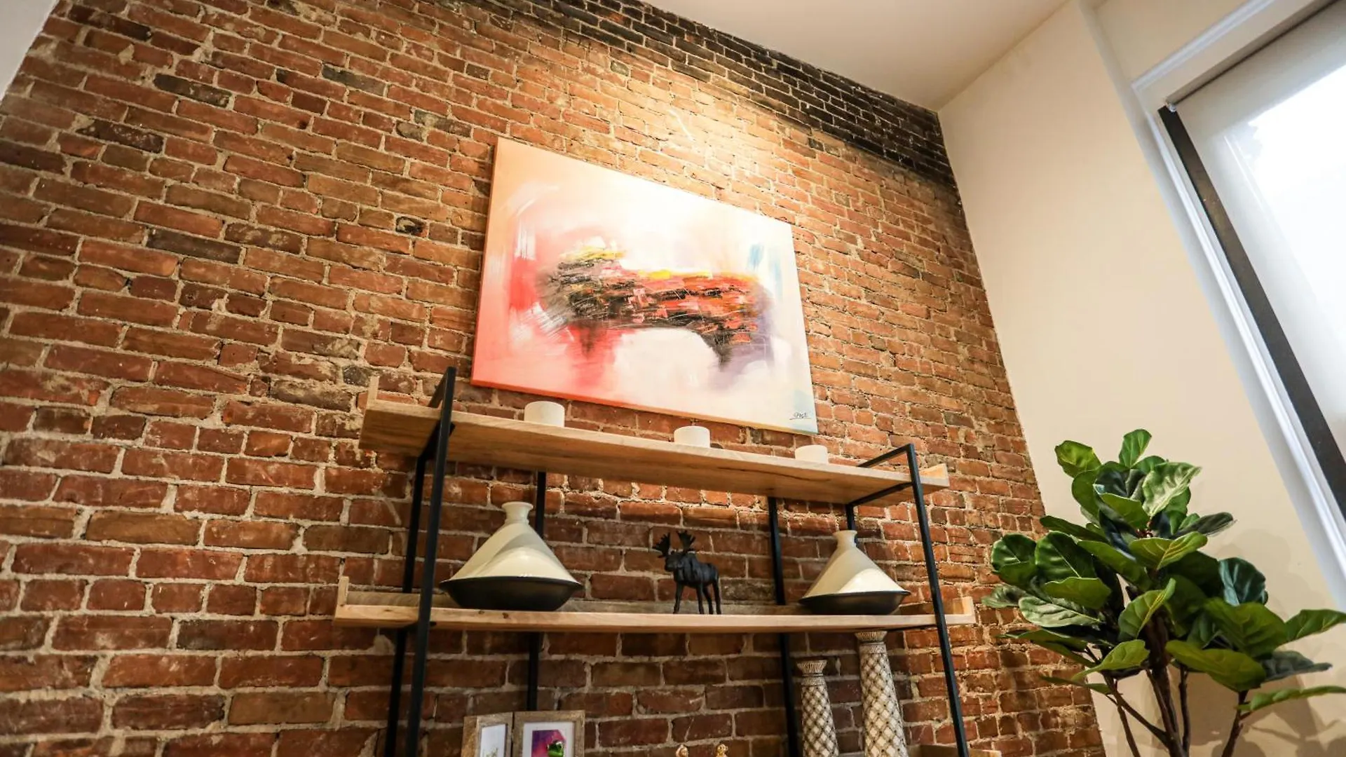 Elegant 1 Bedroom Apartment In Old Port - 202 Montreal Canada
