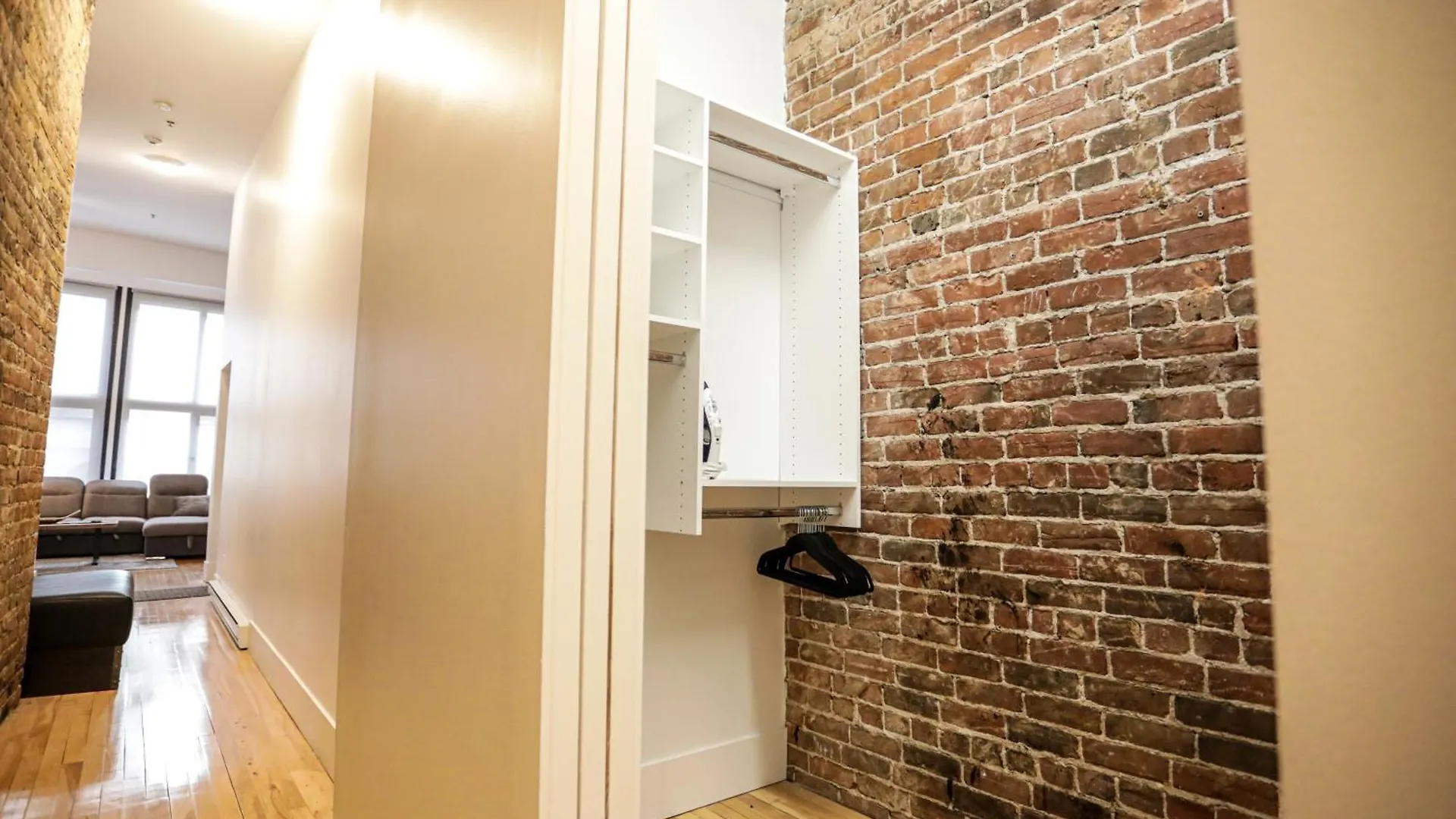 Elegant 1 Bedroom Apartment In Old Port - 202 Montreal
