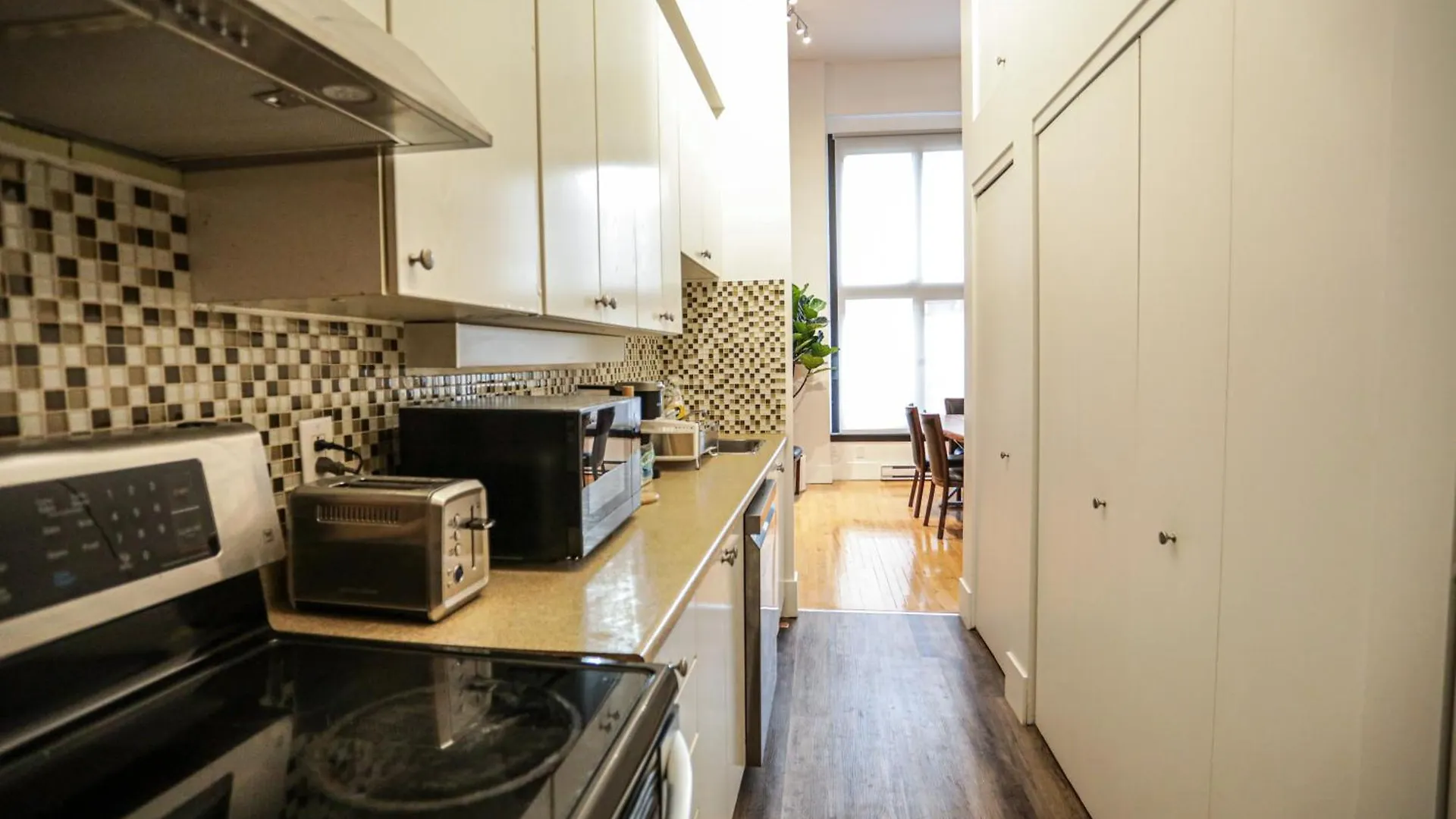 Elegant 1 Bedroom Apartment In Old Port - 202 Montreal