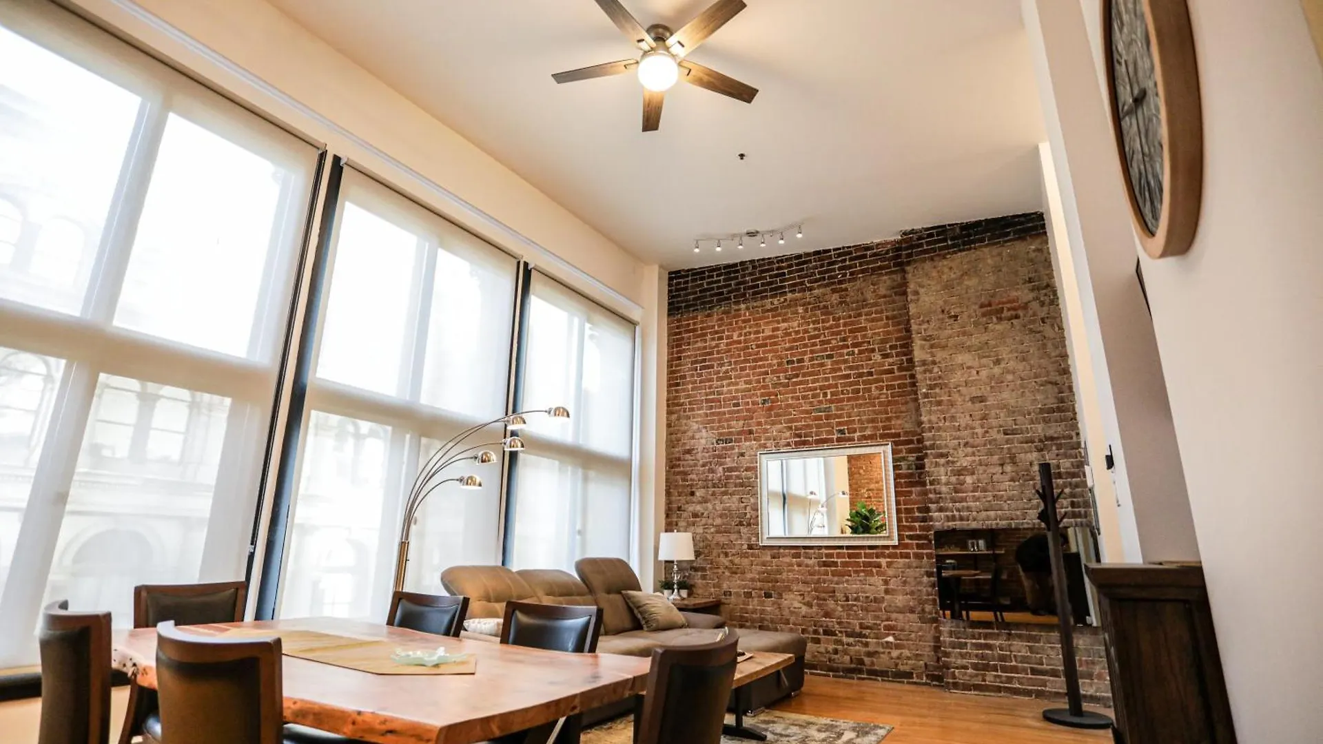 Elegant 1 Bedroom Apartment In Old Port - 202 Montreal