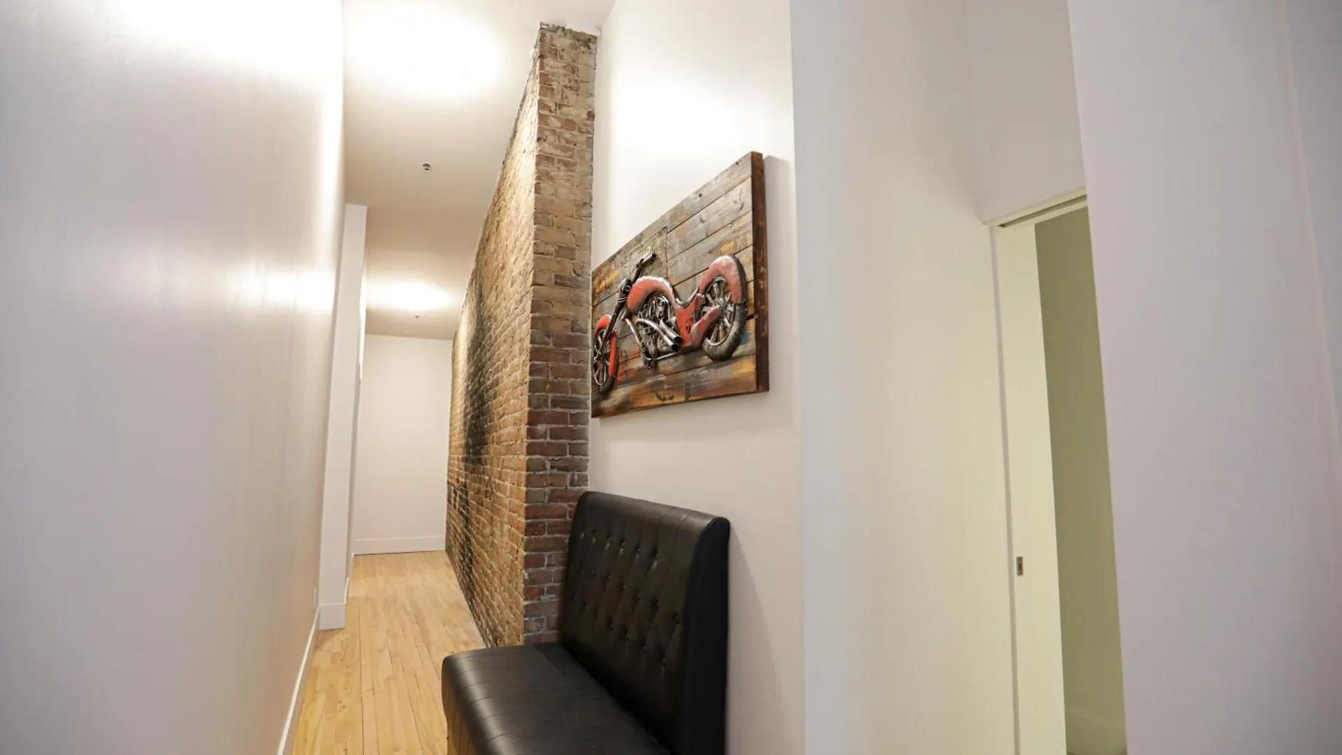 Elegant 1 Bedroom Apartment In Old Port - 202 Montreal
