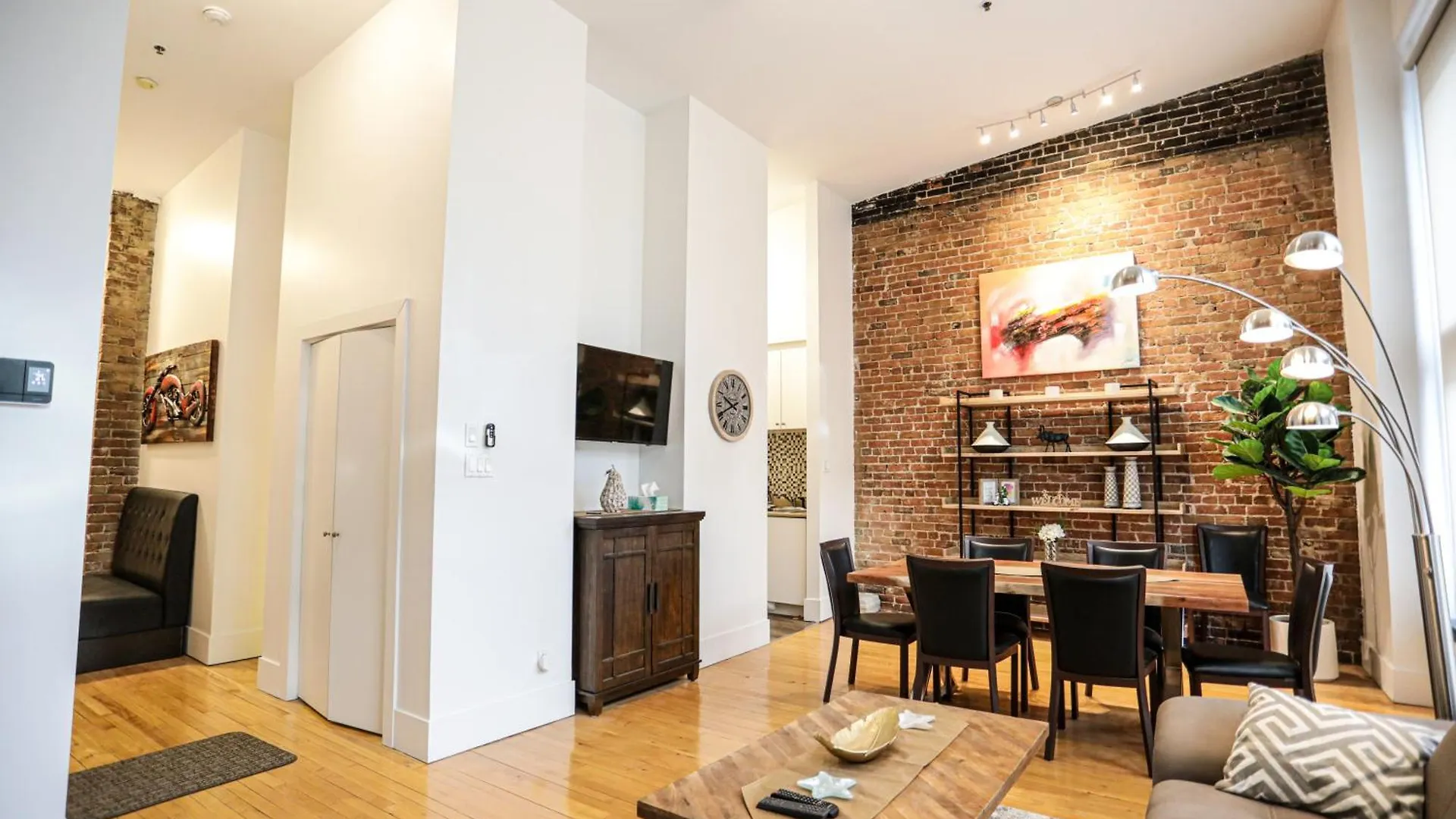 Elegant 1 Bedroom Apartment In Old Port - 202 Montreal