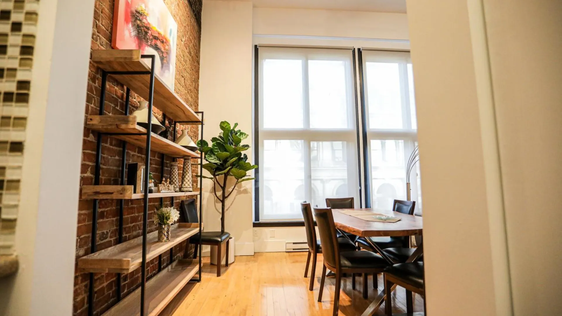 Elegant 1 Bedroom Apartment In Old Port - 202 Montreal Canada