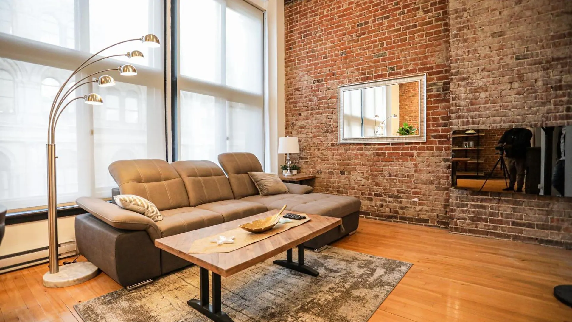 Elegant 1 Bedroom Apartment In Old Port - 202 Montreal