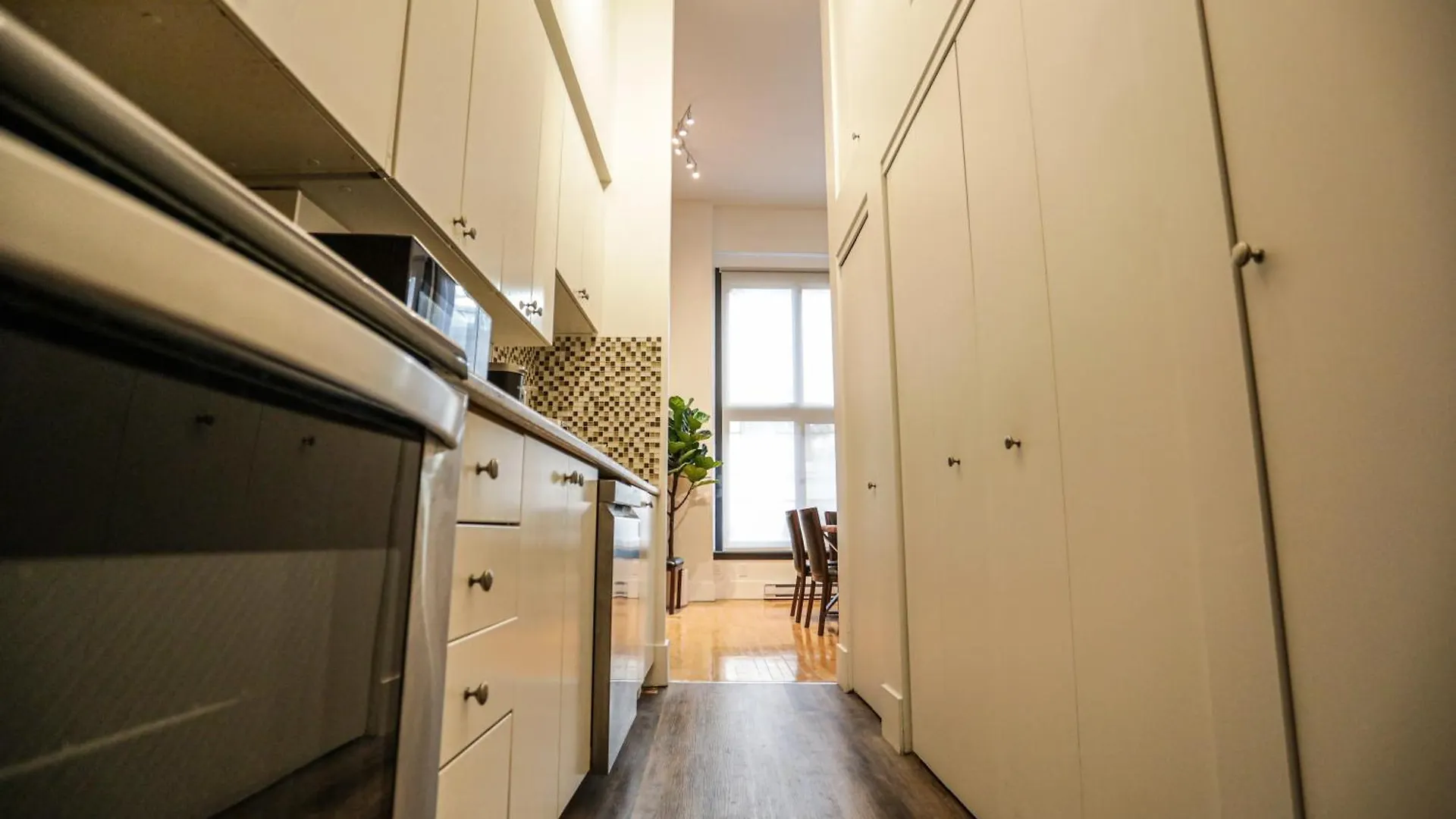 Elegant 1 Bedroom Apartment In Old Port - 202 Montreal