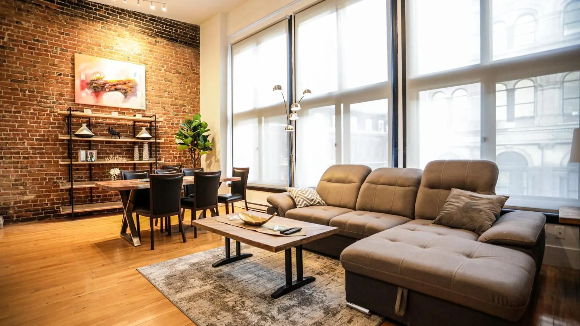Elegant 1 Bedroom Apartment In Old Port - 202 Montreal