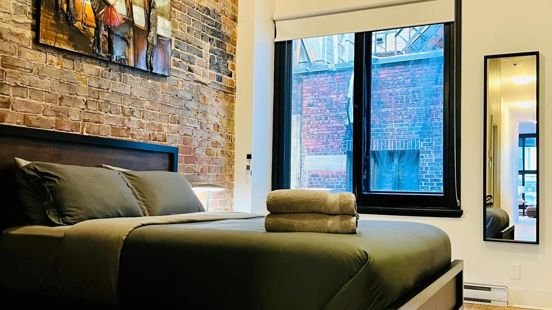 Elegant 1 Bedroom Apartment In Old Port - 202 Montreal