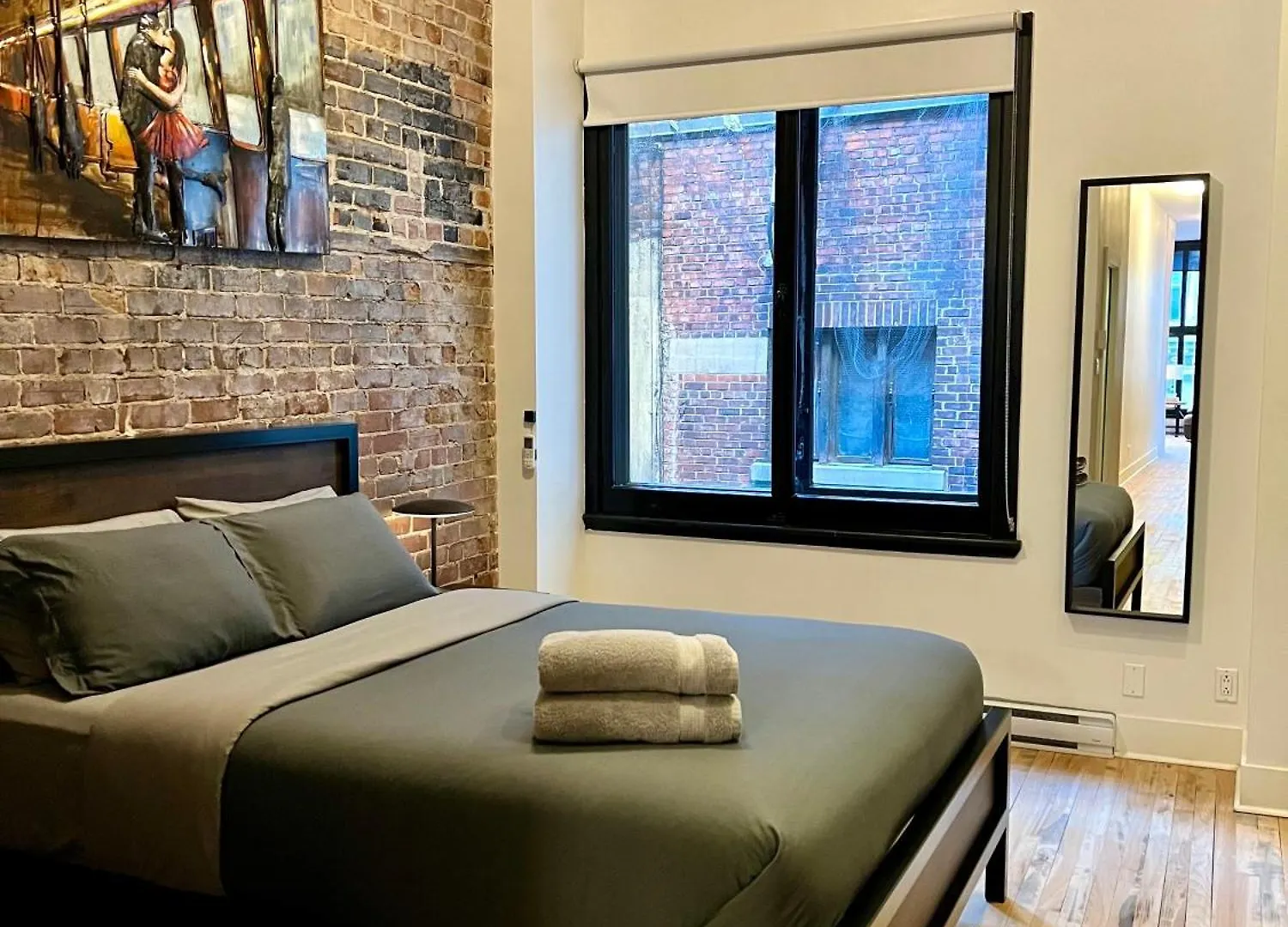 Elegant 1 Bedroom Apartment In Old Port - 202 Montreal Canada