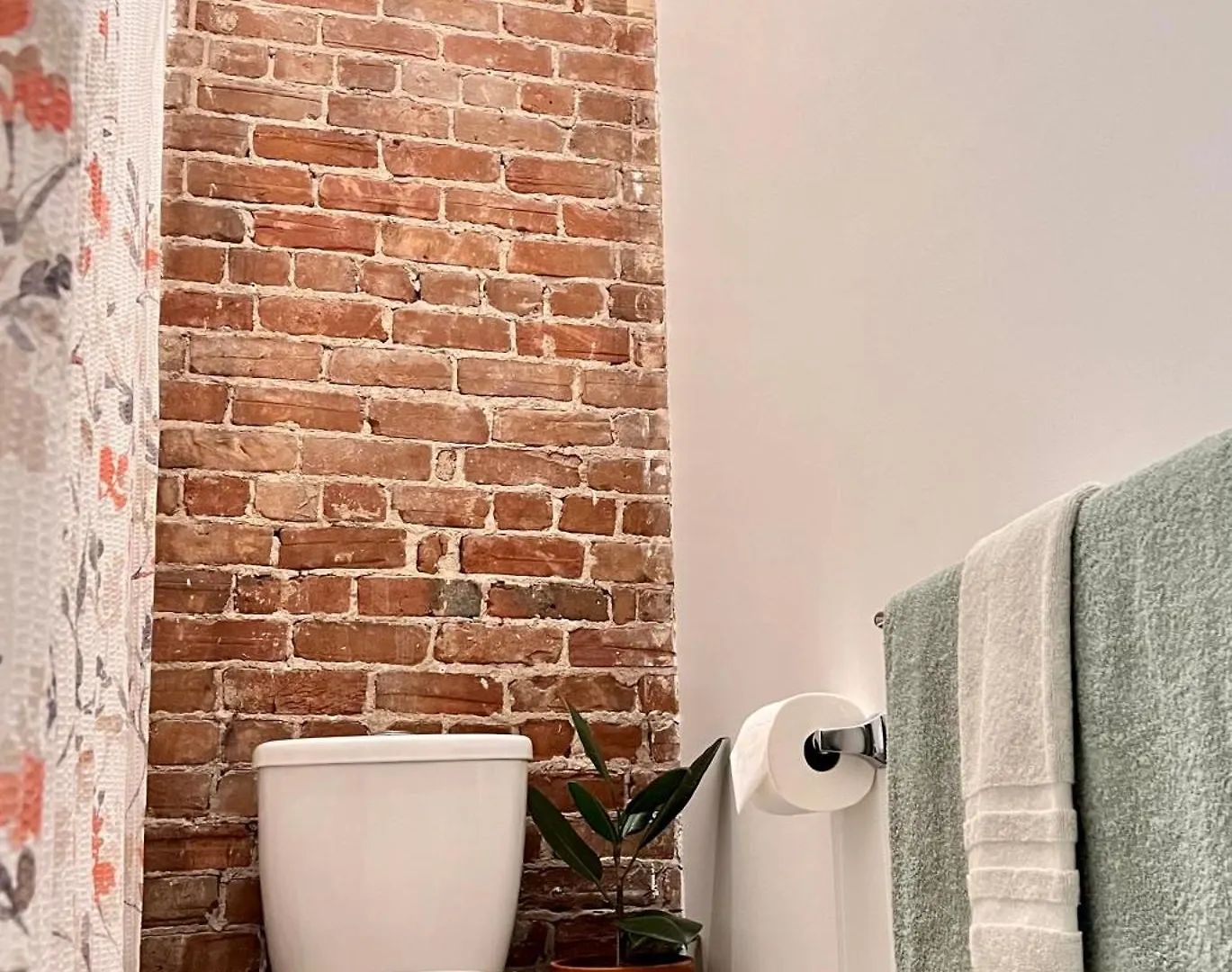 Elegant 1 Bedroom Apartment In Old Port - 202 Montreal